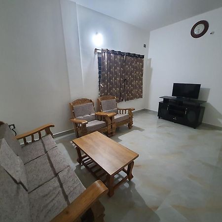 Jk Homestay Mysore Bagian luar foto