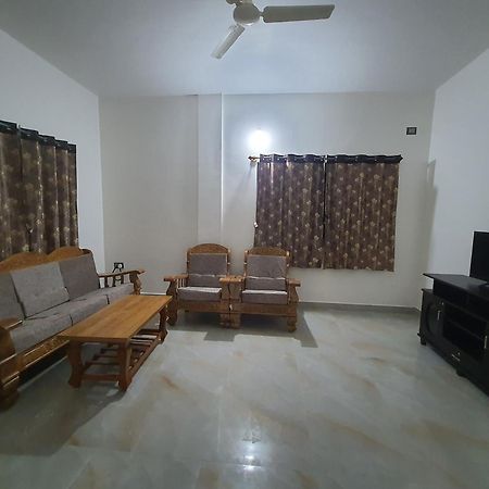Jk Homestay Mysore Bagian luar foto