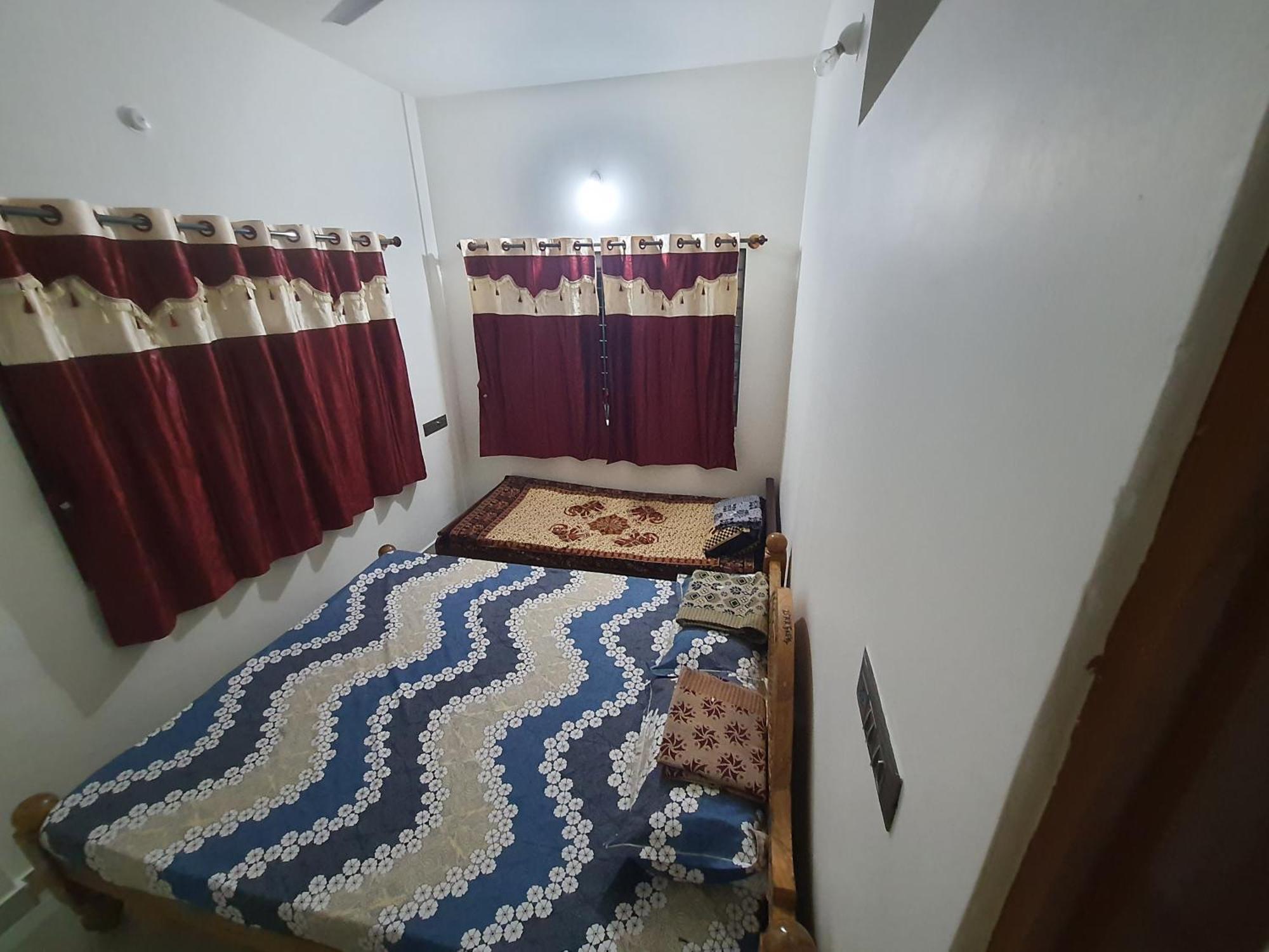Jk Homestay Mysore Bagian luar foto
